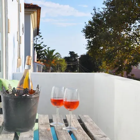 Aloha House H * Carcavelos (Lisbon)